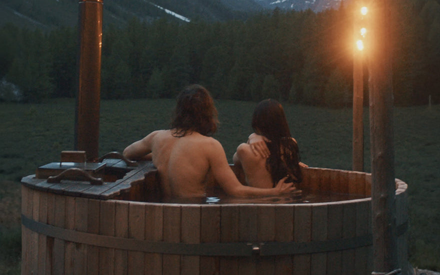 A Sexy Soak: A Lovers Guide to Hot Tub Sex